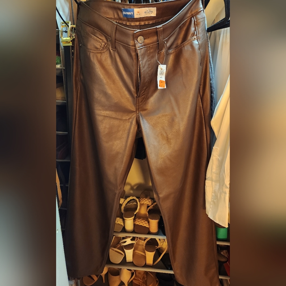 Old Navy High-Rise OG Loose Faux Leather  Pants Size 10 Petite